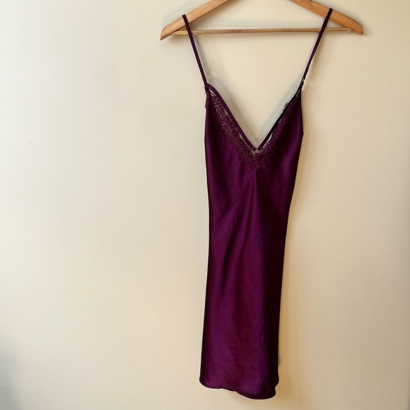 Lingerie / nightgown - worn once for a photo shoot - Picture 3 of 3